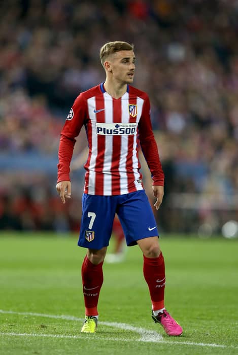 There S A Reason Why Antoine Griezmann Never Wears A Short Sleeved Shirt Sportbible